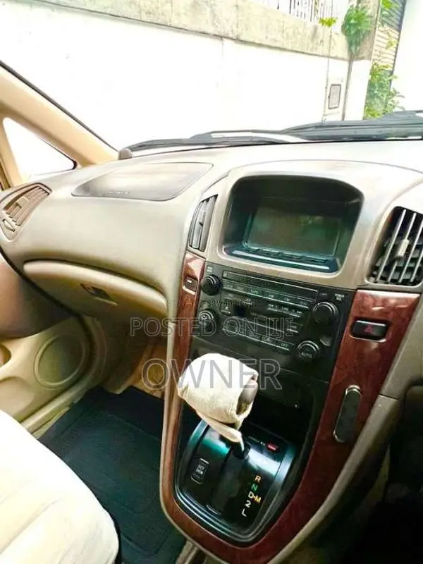 Toyota LEXUS LX 300 2000 SUV (Used)