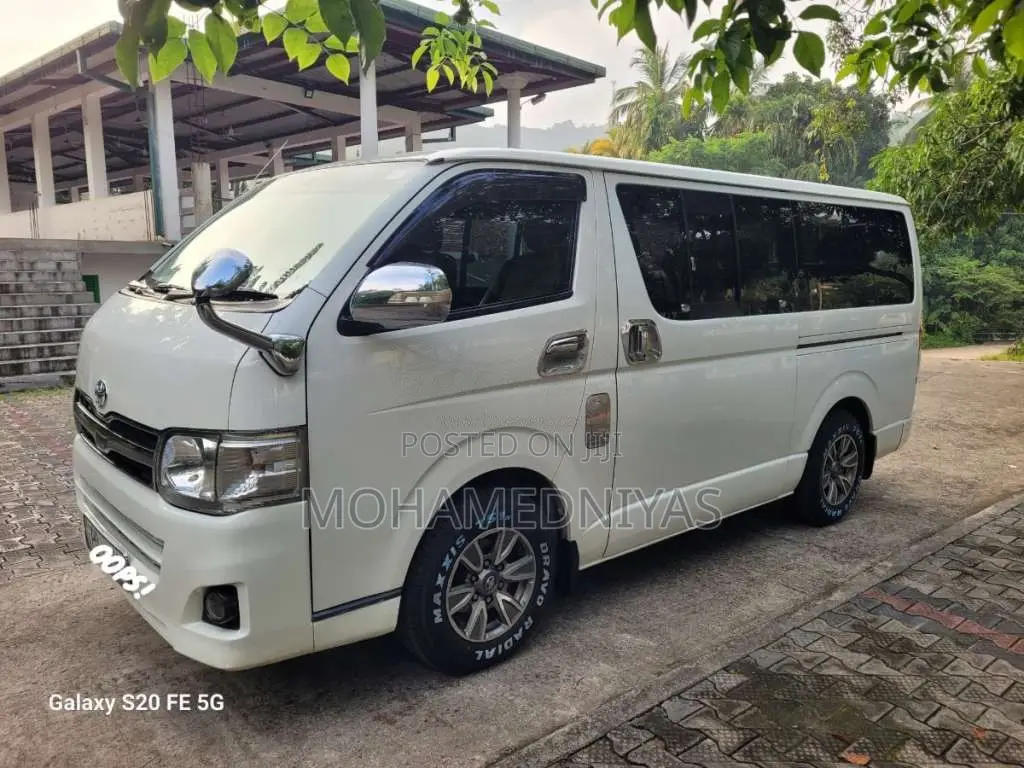 Toyota KDH 200 2007 Van (Used)