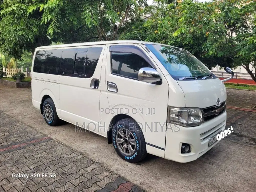 Toyota KDH 200 2007 Van (Used)