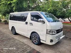 Toyota KDH 200 2007 Van (Used)