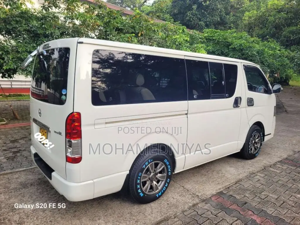 Toyota KDH 200 2007 Van (Used)