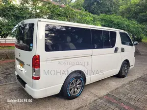 Toyota KDH 200 2007 Van (Used)