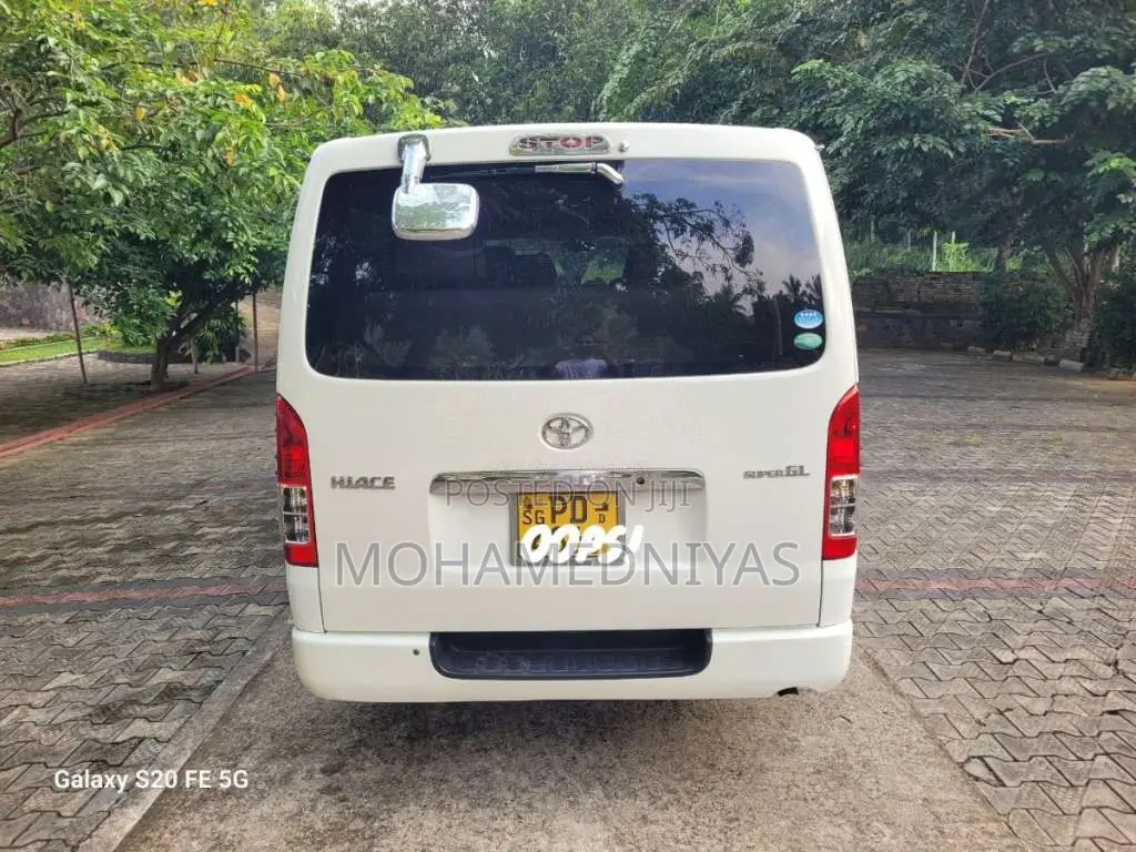 Toyota KDH 200 2007 Van (Used)