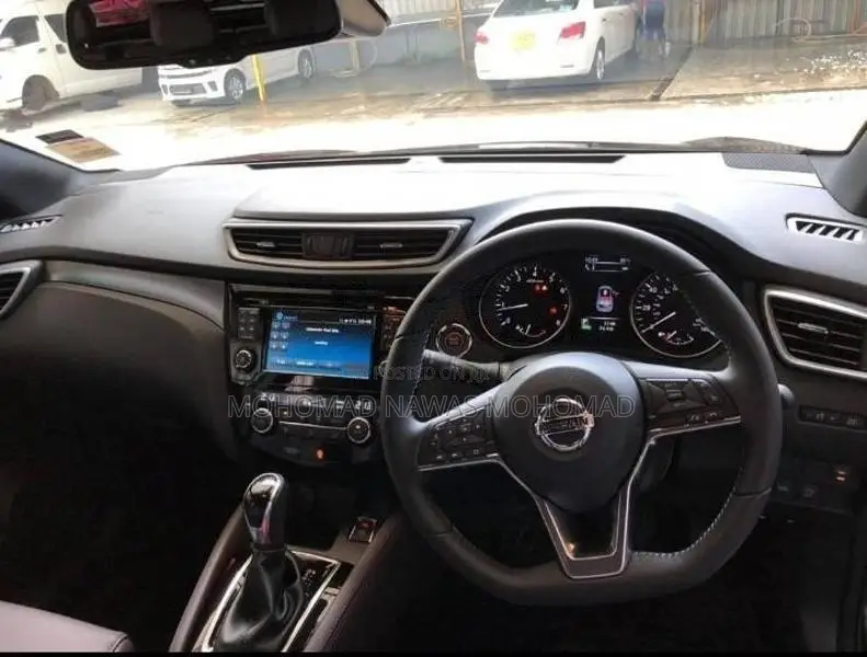 Nissan Qashqai 2018 SUV (Used)