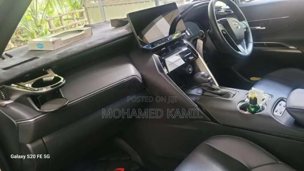 Toyota Harrier 2024 SUV (Used)