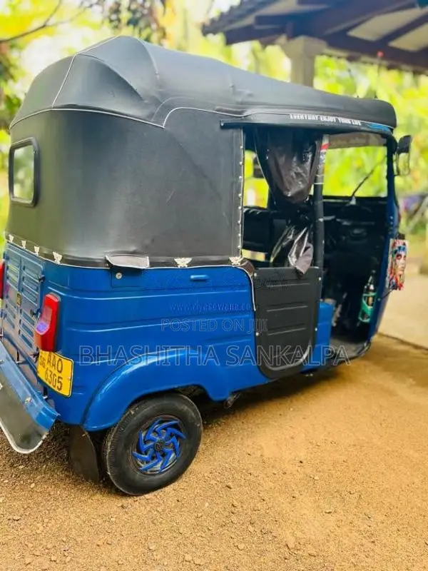 Bajaj RE 205 2014 Three Wheel (Used)