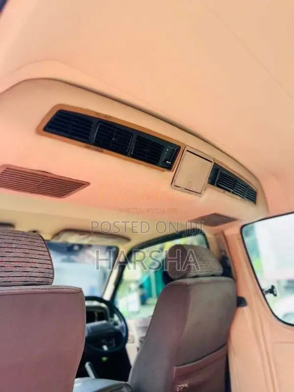 Toyota Dolphin Supe GL 1989 Van (Used)