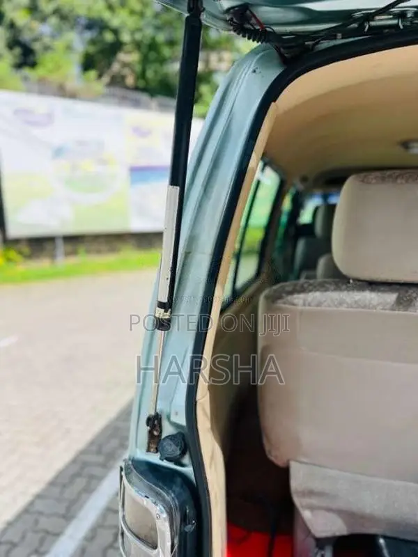 Toyota Dolphin Supe GL 1989 Van (Used)