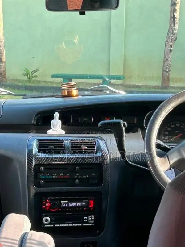 Toyota Noah KR42 1997 Van (Used)