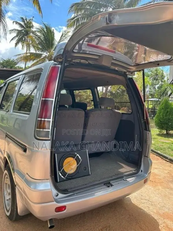 Toyota Noah KR42 1997 Van (Used)