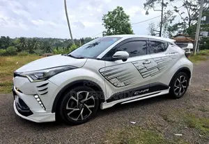 Toyota CHR 2018 SUV (Used)