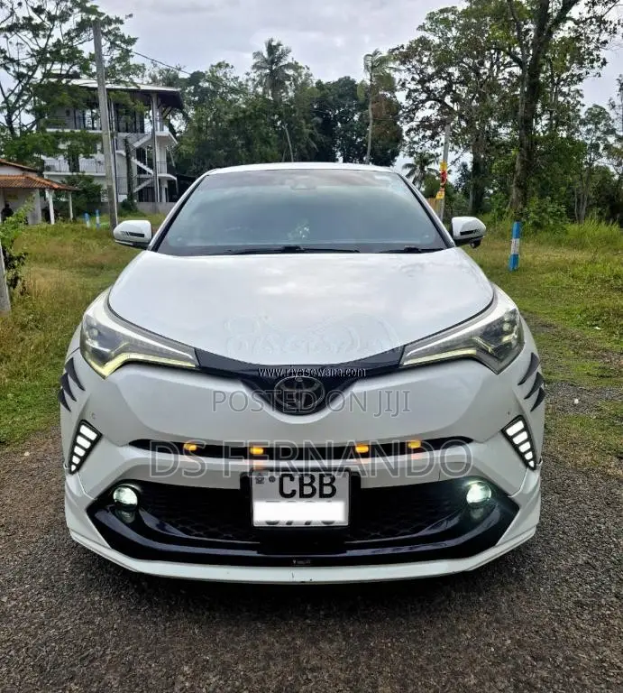 Toyota CHR 2018 SUV (Used)