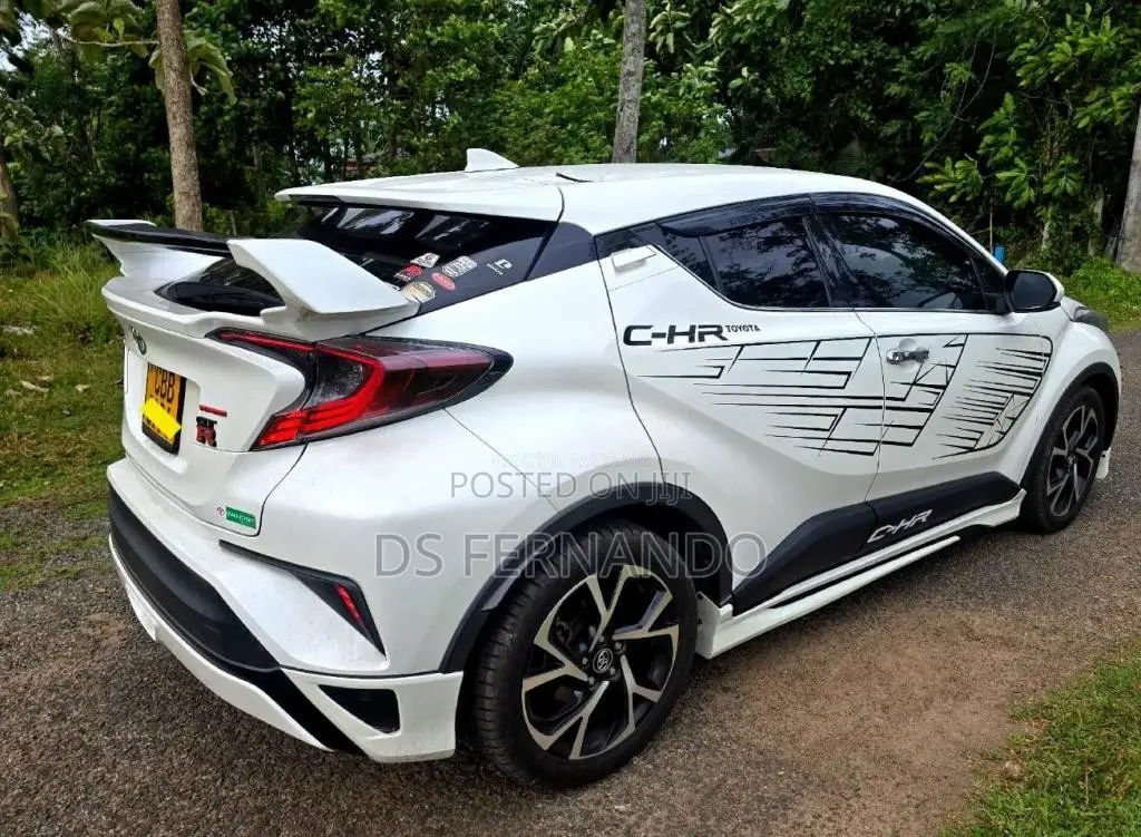 Toyota CHR 2018 SUV (Used)