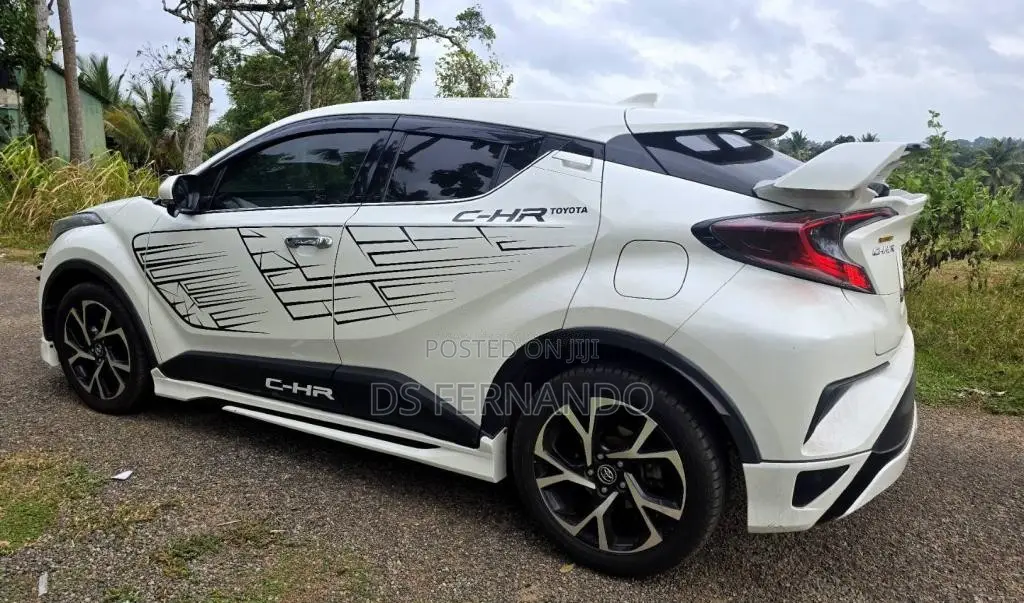 Toyota CHR 2018 SUV (Used)