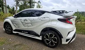 Toyota CHR 2018 SUV (Used)