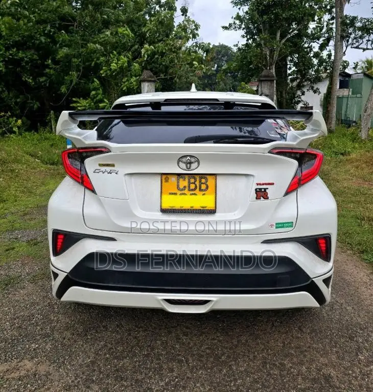 Toyota CHR 2018 SUV (Used)