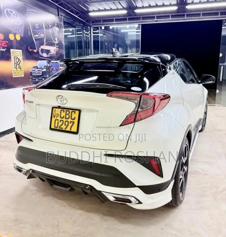 Toyota CHR NGX50 2018 SUV (Used)