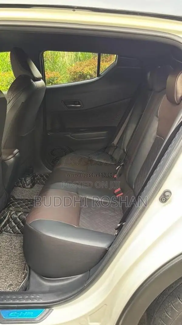 Toyota CHR NGX50 2018 SUV (Used)