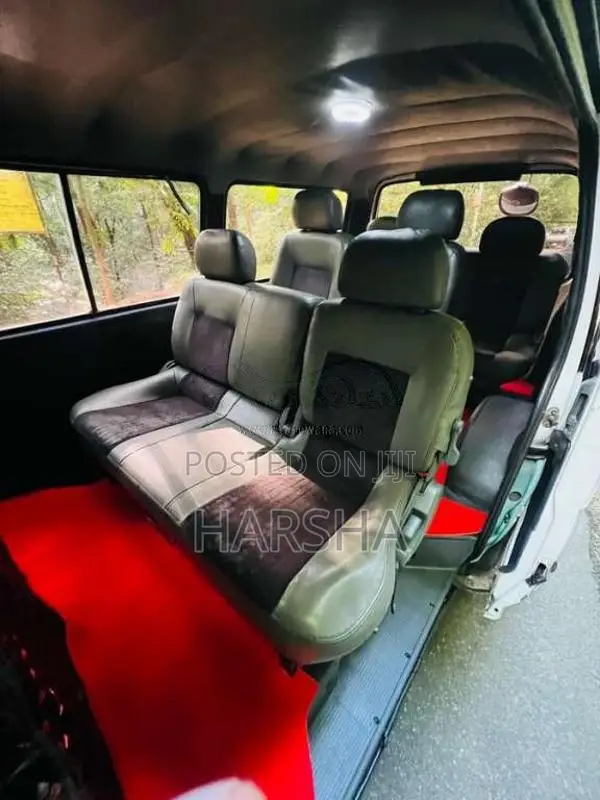Toyota Dolphin 102 1990 Van (Used)