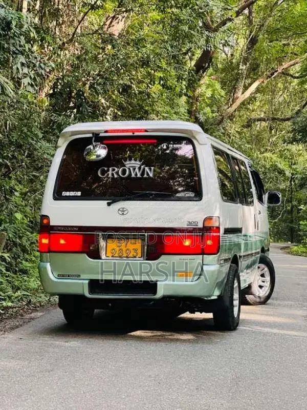 Toyota Dolphin 102 1990 Van (Used)