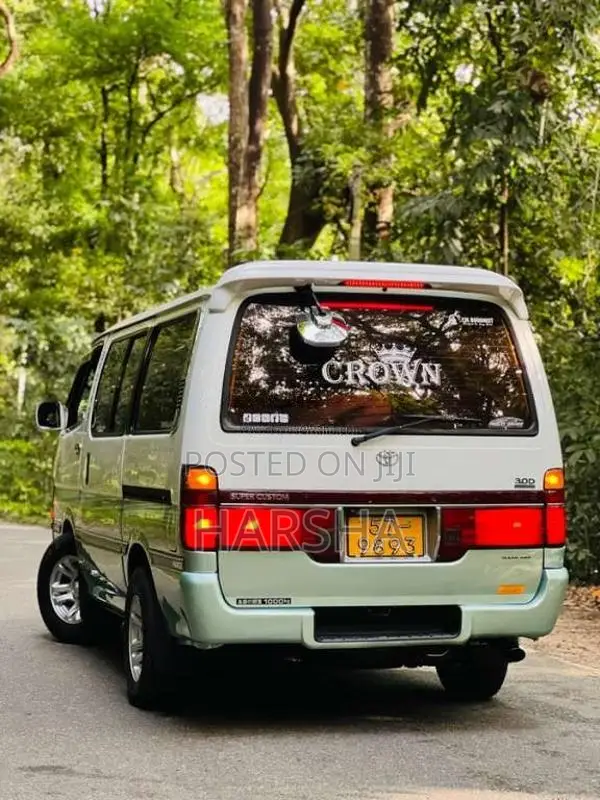 Toyota Dolphin 102 1990 Van (Used)