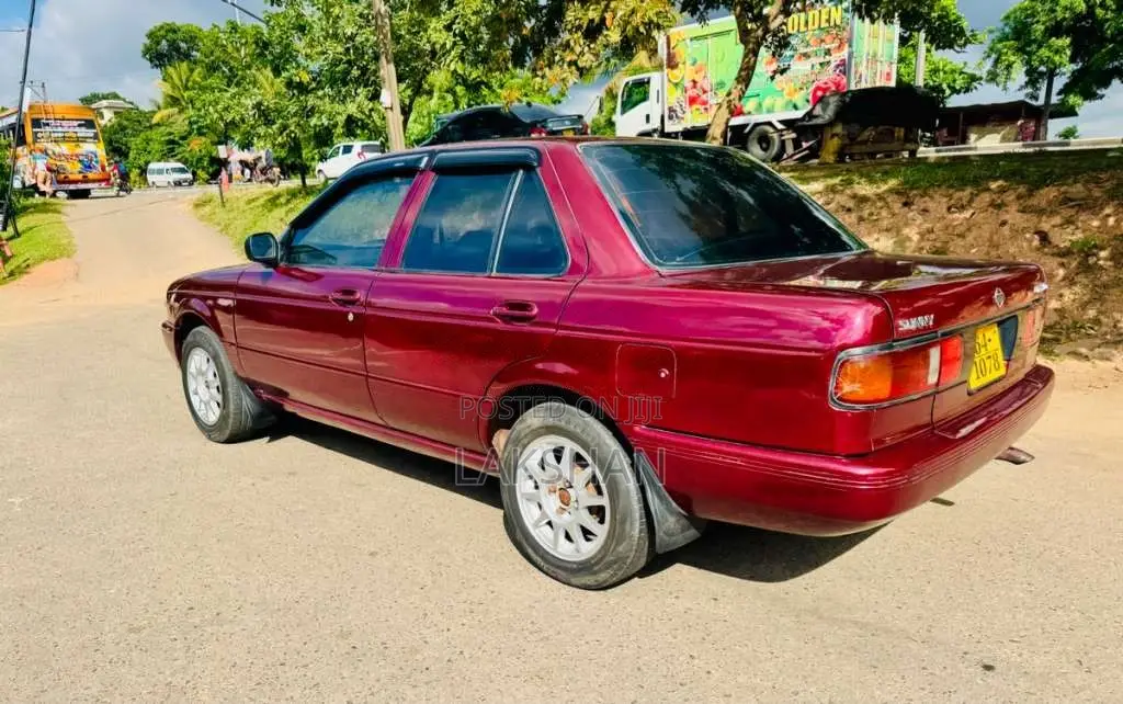 Nissan FB13 Doctor Sunny 1992 Car (Used)