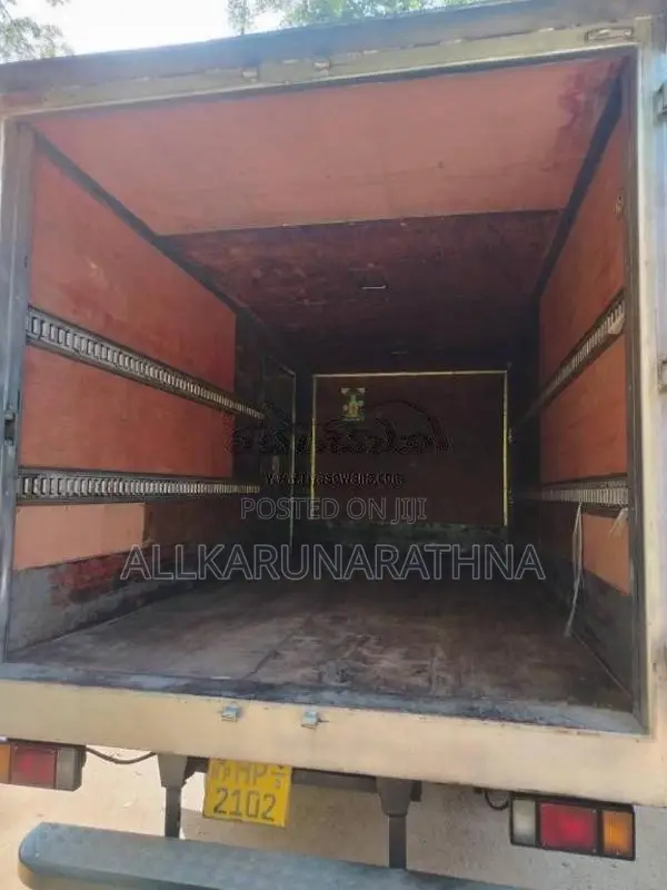 Nissan Lorry Nissan 1996 Lorry (Used)