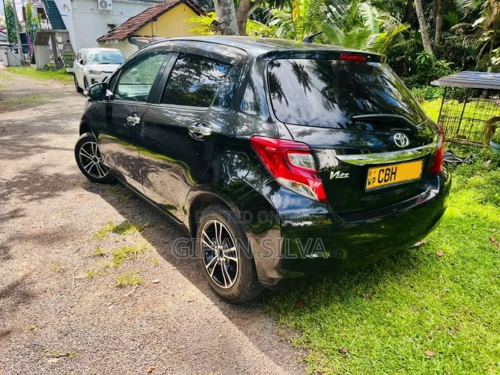 Toyota Vitz LED 2016 Car (Used)