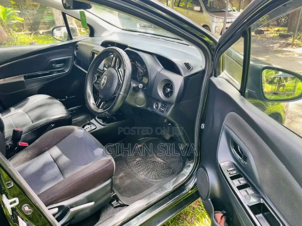 Toyota Vitz LED 2016 Car (Used)