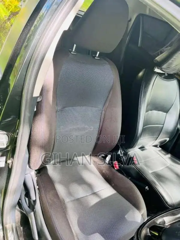 Toyota Vitz LED 2016 Car (Used)