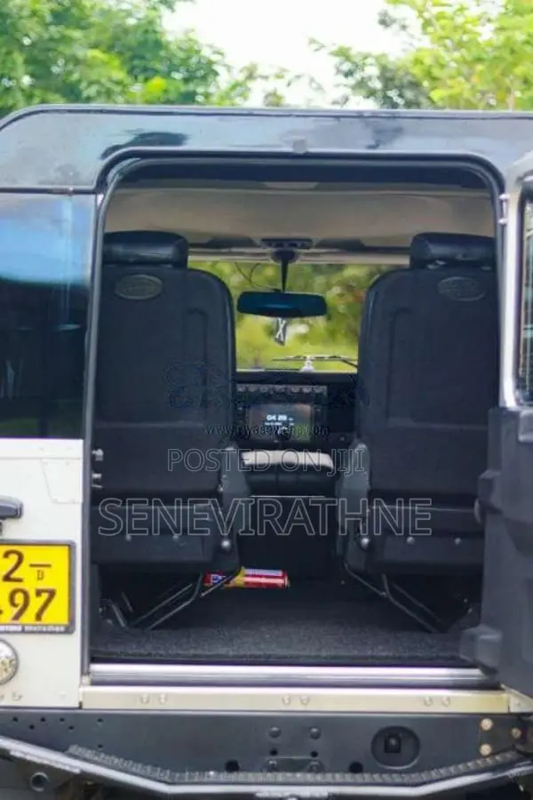 Land-Rover Defender 1998 SUV (Used)