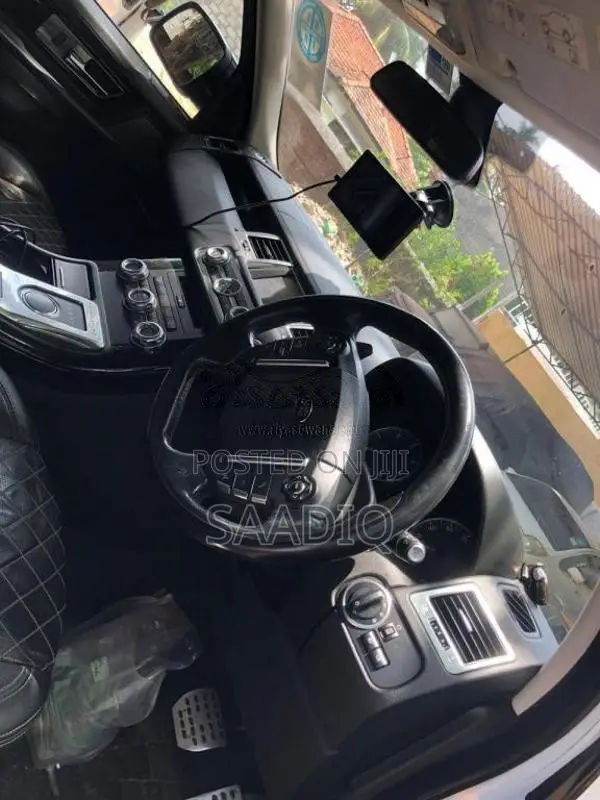 Land-Rover Range Rover Sport 2012 SUV (Used)