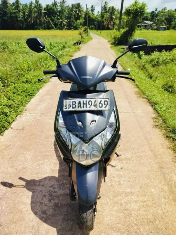 Honda Dio 2013 Motorbike (Used)