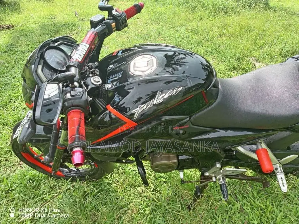 Bajaj Pulsar 2017 Motorbike (Used)