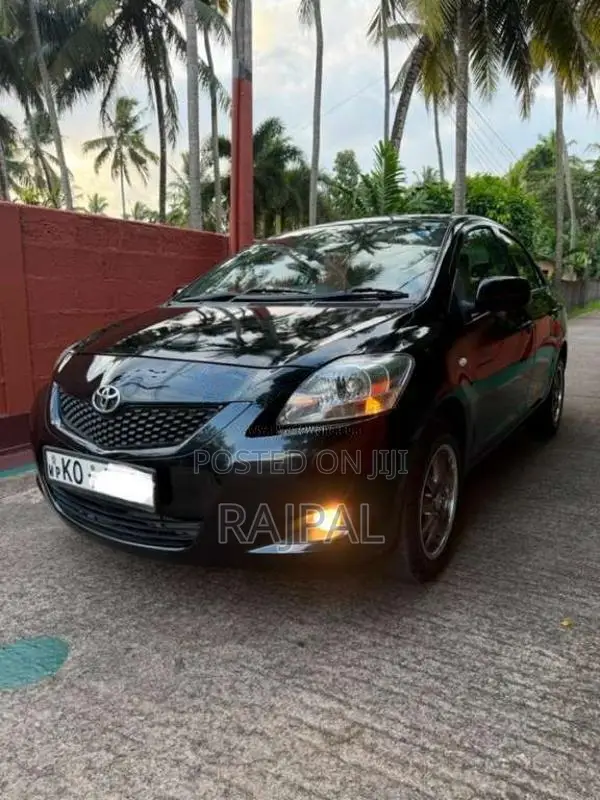 Toyota YARIS Belta 121 2011 Car (Used)