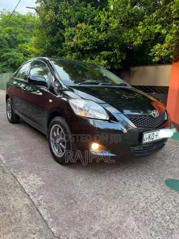 Toyota YARIS Belta 121 2011 Car (Used)