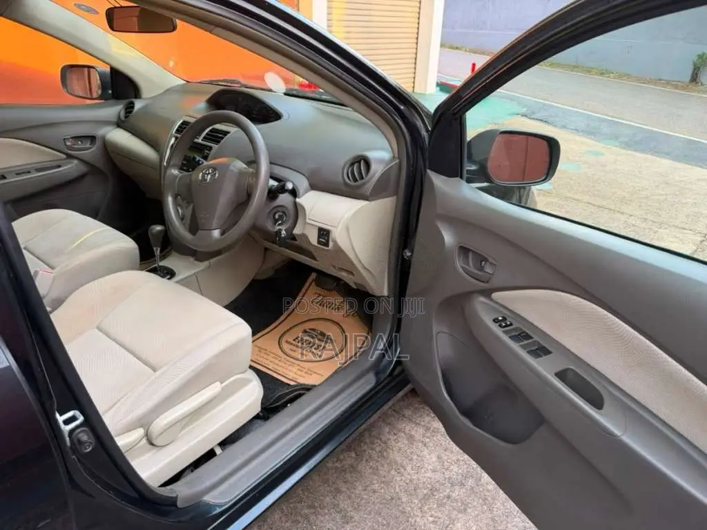 Toyota YARIS Belta 121 2011 Car (Used)