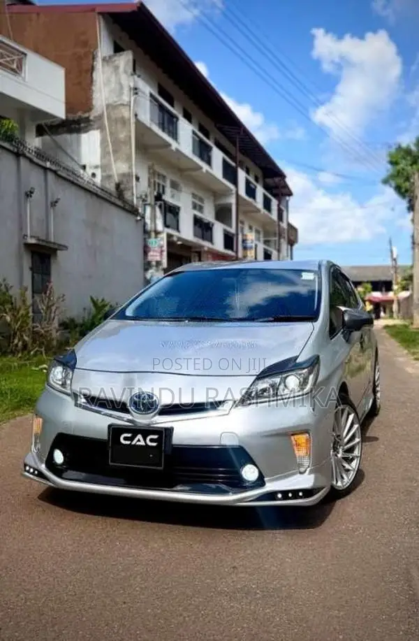 Toyota Prius G Grade 2014 Car (Used)