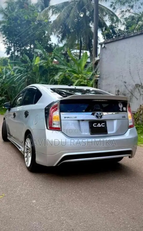 Toyota Prius G Grade 2014 Car (Used)