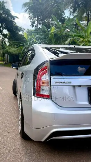 Toyota Prius G Grade 2014 Car (Used)