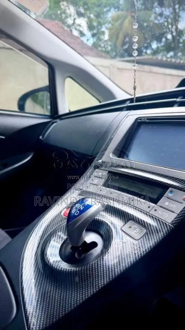 Toyota Prius G Grade 2014 Car (Used)