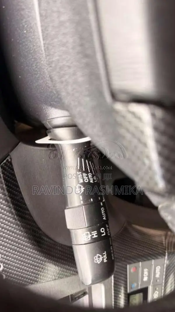 Toyota Prius G Grade 2014 Car (Used)
