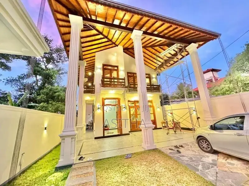 අලුත්ම දෙමහල් නිවස බොකුන්දර