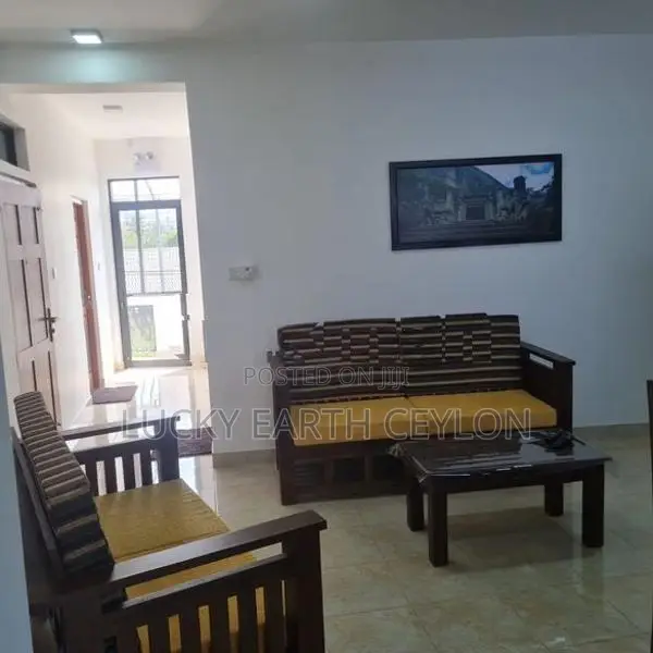 Sale Boralesgamuwa, Fully Furnished Apartment Bldg Close to KDU (S140)