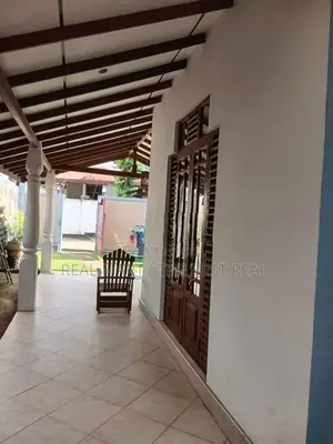 Siyabalape : 5BR (17.25P) Two Storey House for Sale