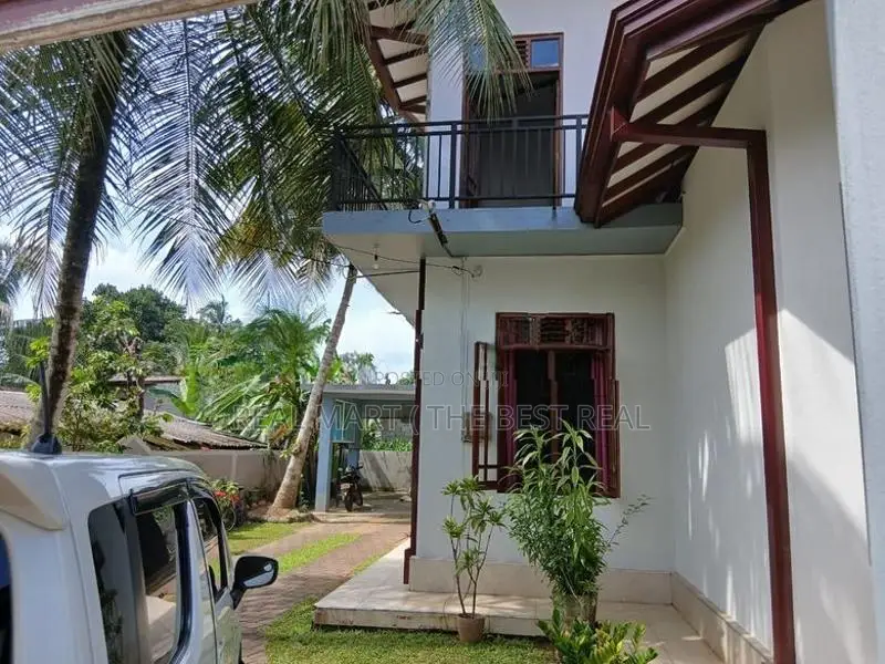 Siyabalape : 5BR (17.25P) Two Storey House for Sale