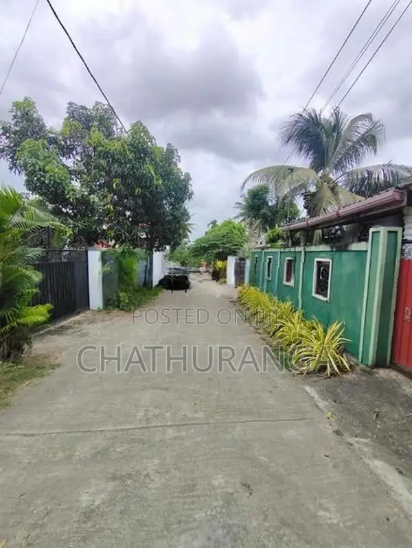 BEST RESIDENTIAL LAND KADAWATHA NEAR BUS ROAD