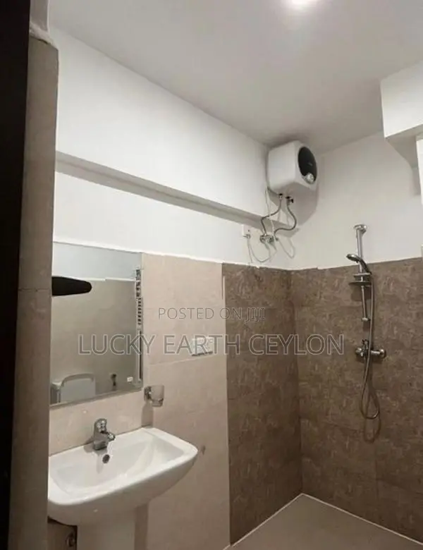 Sale Thalawathugoda 4th Floor Brand New Apartment (MGS2029)