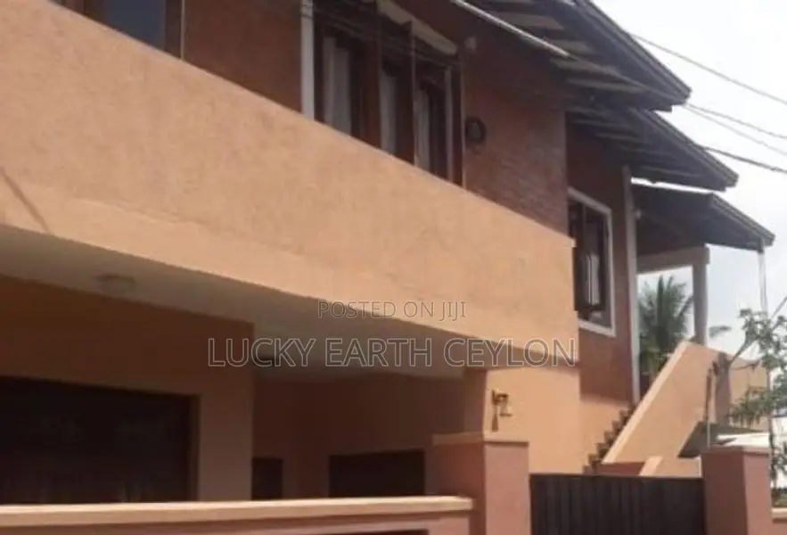 Sale Battaramulla, 2 Story Large Unfurnished House (MGS2031)