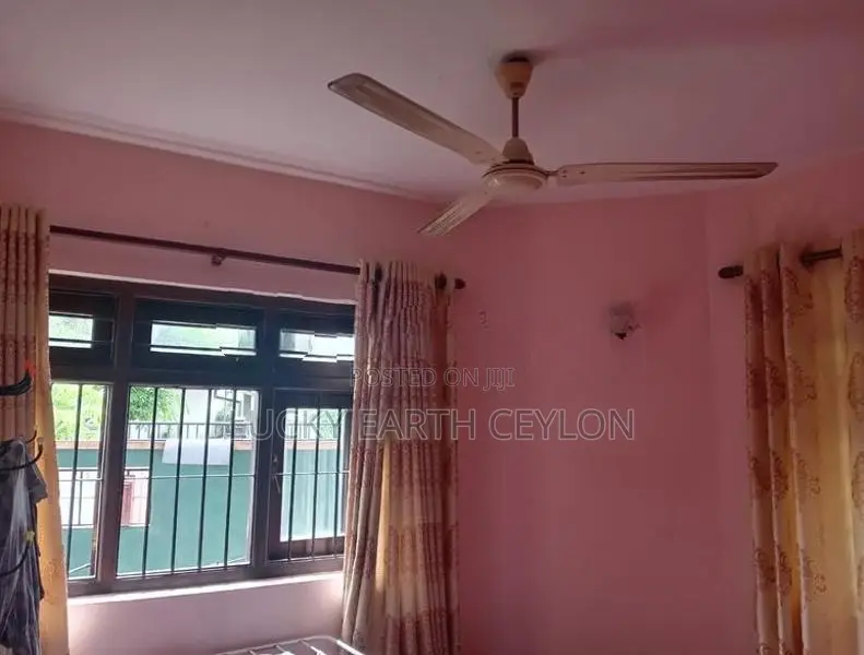 Sale Battaramulla, 2 Story Large Unfurnished House (MGS2031)